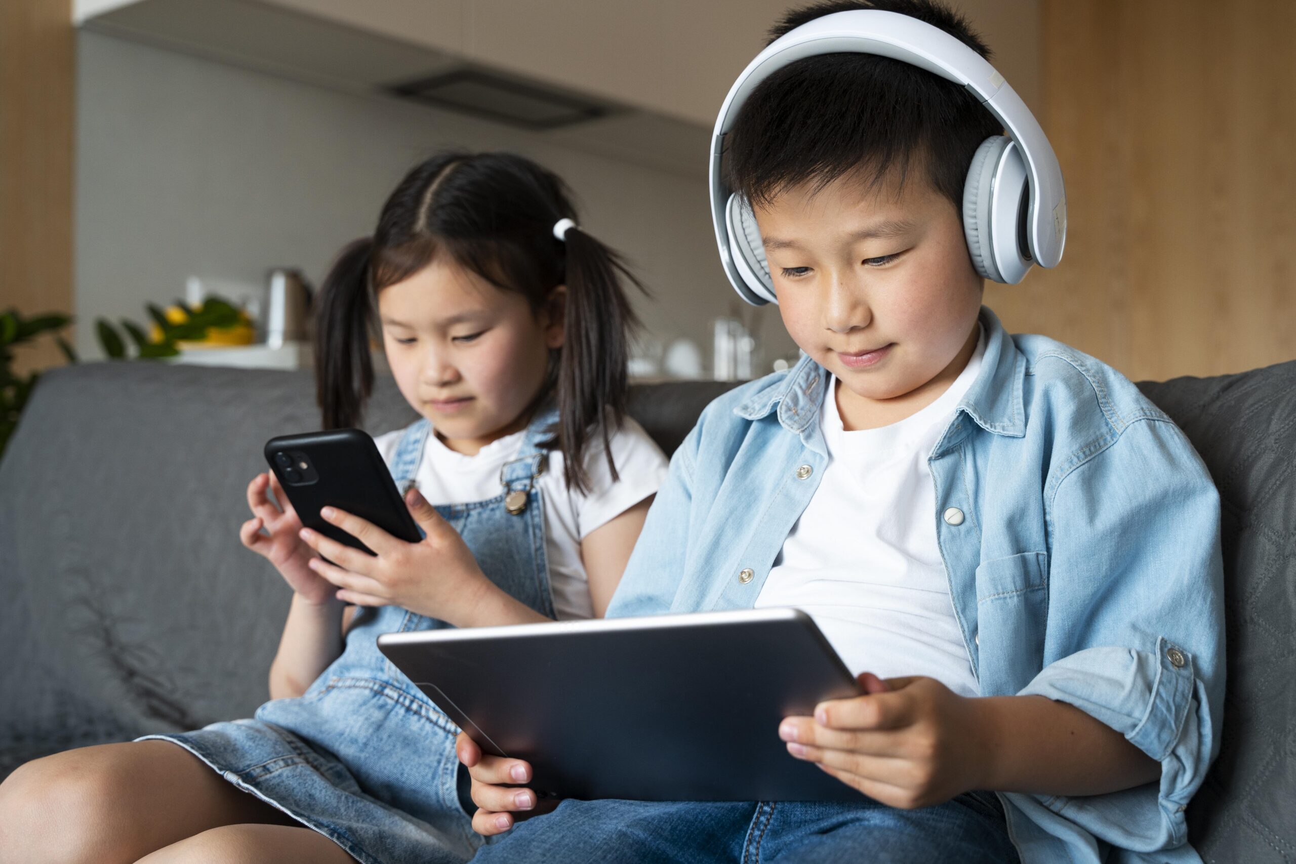 Menemani Anak Bertumbuh di Era Digital Lewat Tayangan Edukatif