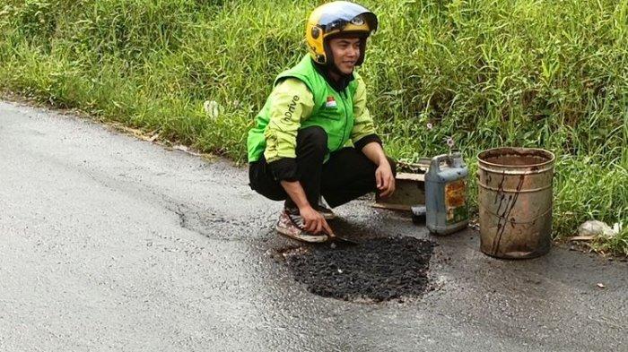 Hasan Fiidel: Ojol yang Tak Menunggu Pemerintah
